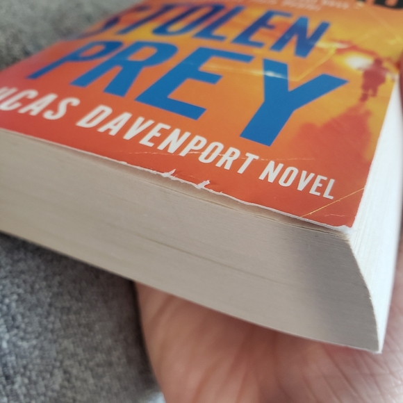 4/$23 - John Sandford - Stolen Prey Used Book - Picture 5 of 5